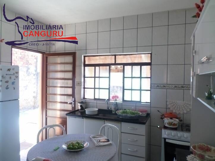 Casa à venda com 2 quartos, 250m² - Foto 14