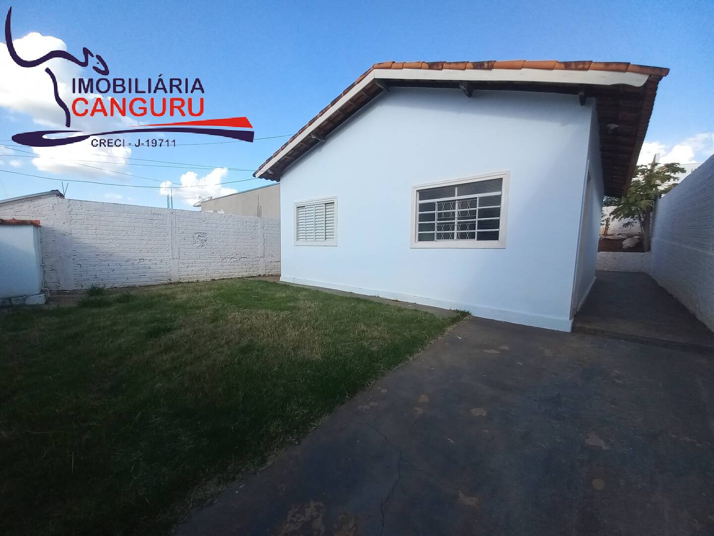 Casa à venda com 2 quartos, 250m² - Foto 2