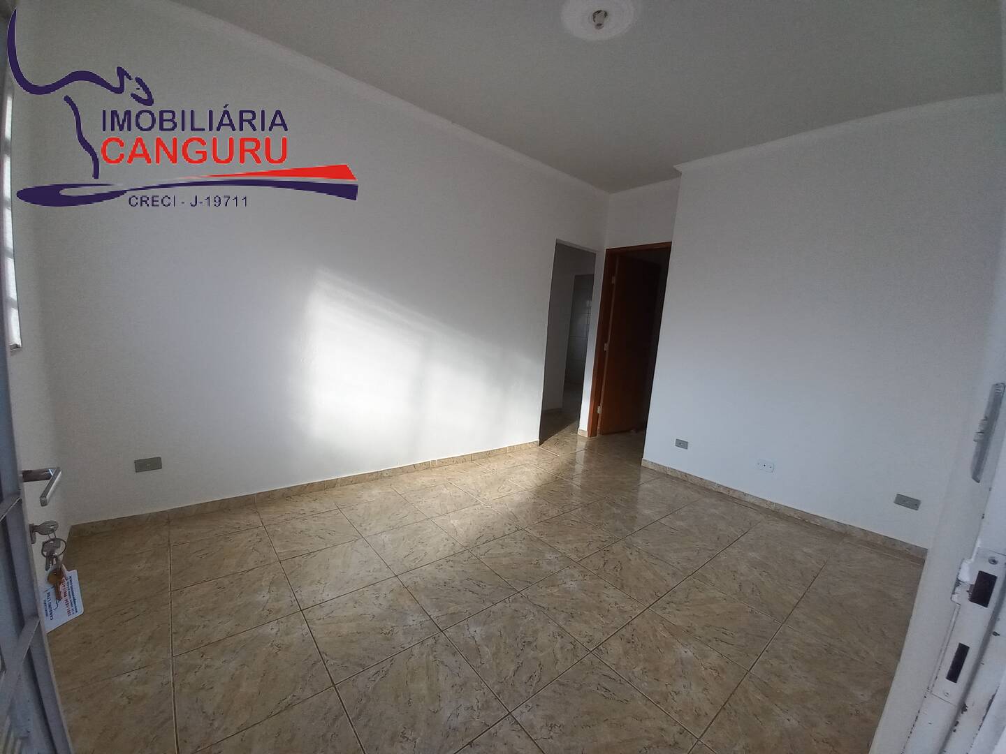 Casa à venda com 2 quartos, 250m² - Foto 4