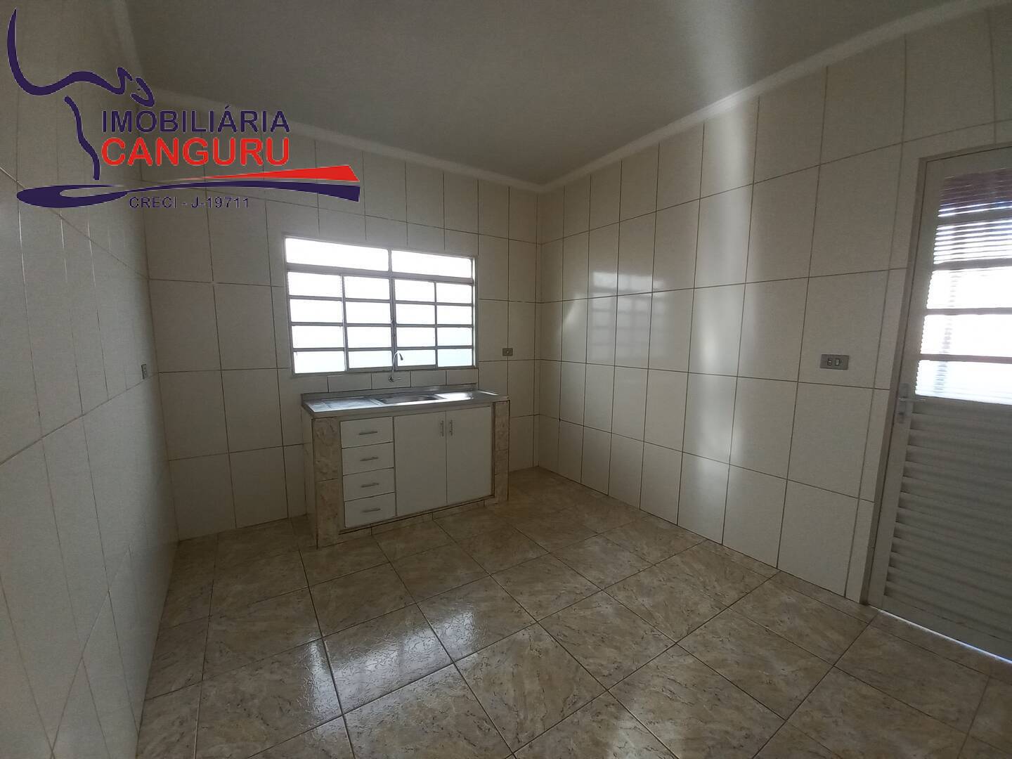 Casa à venda com 2 quartos, 250m² - Foto 10