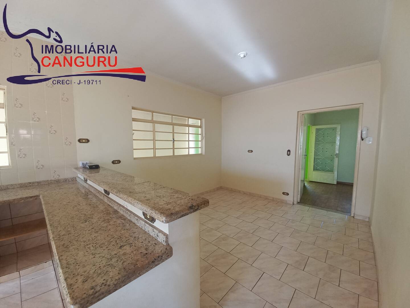 Casa à venda com 2 quartos, 300m² - Foto 7