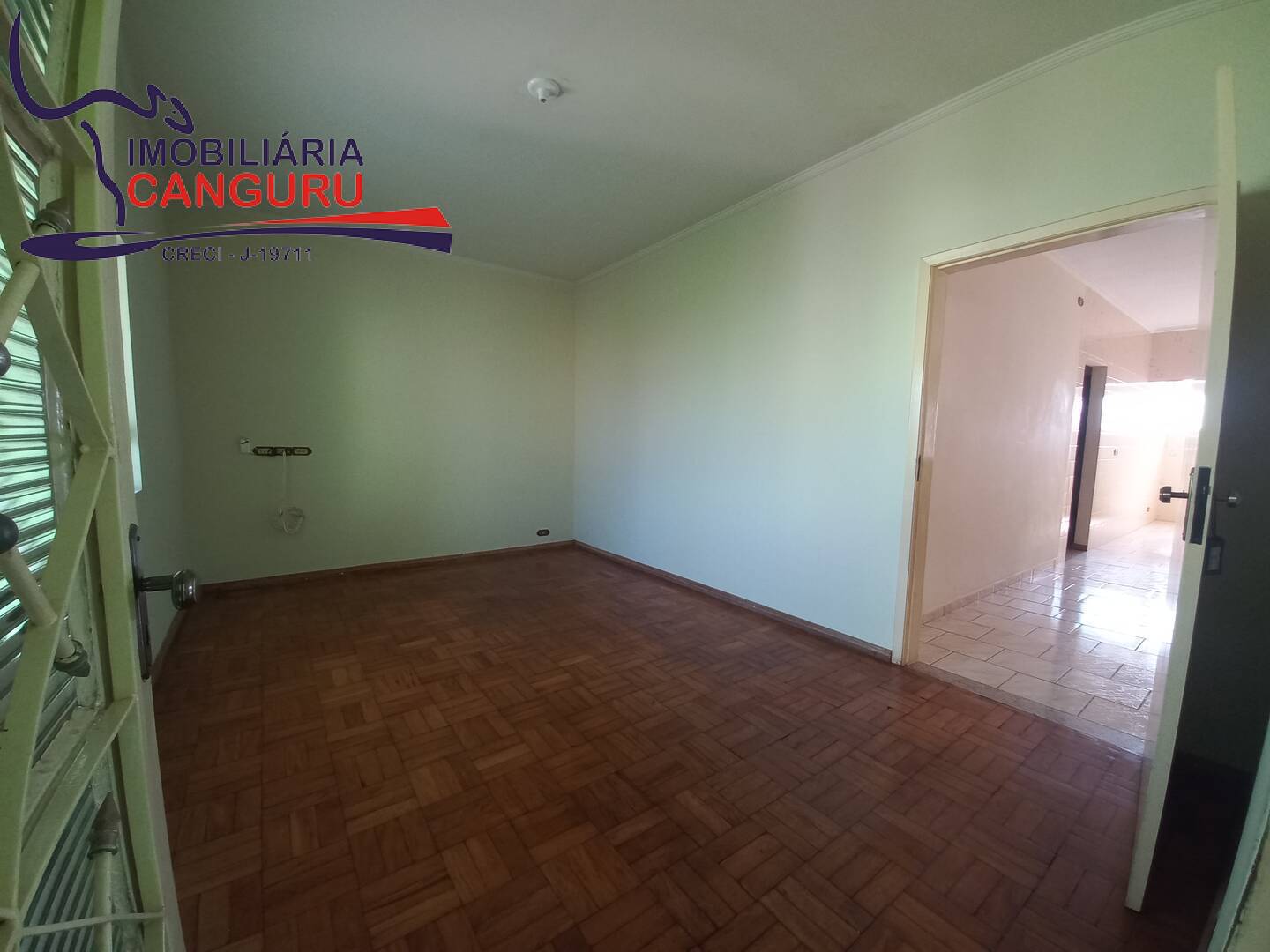 Casa à venda com 2 quartos, 300m² - Foto 5