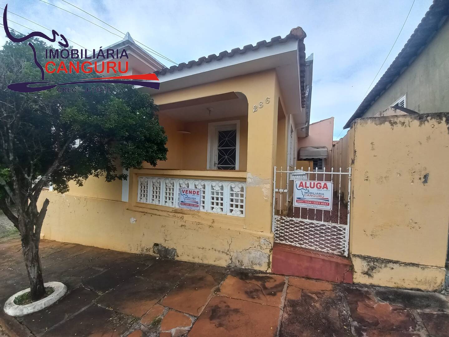 Casa à venda com 2 quartos, 150m² - Foto 1