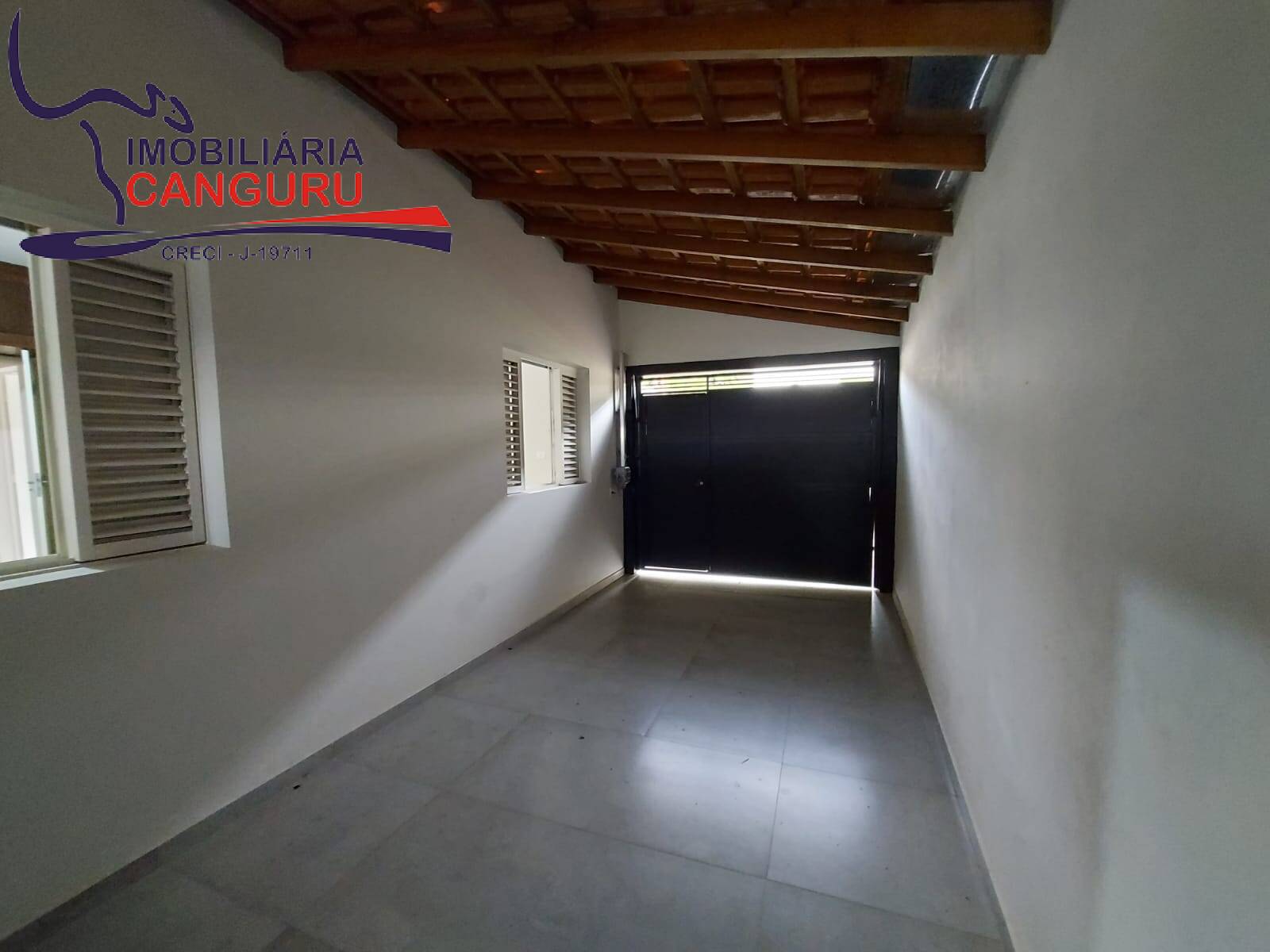 Casa à venda com 3 quartos, 319m² - Foto 3