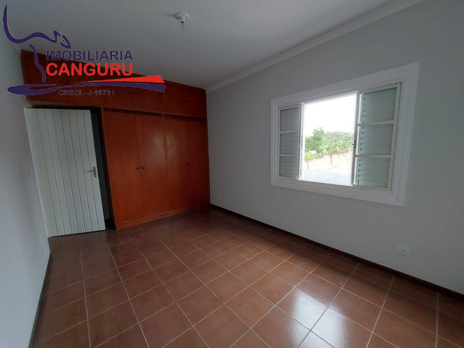 Casa à venda com 3 quartos, 319m² - Foto 12