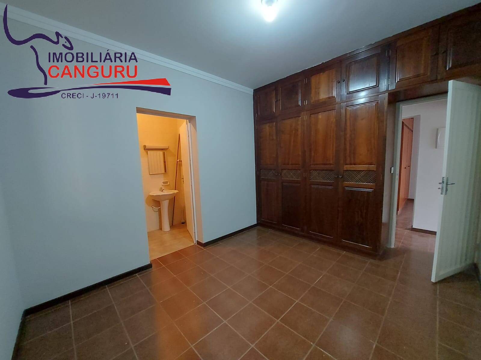 Casa à venda com 3 quartos, 319m² - Foto 11