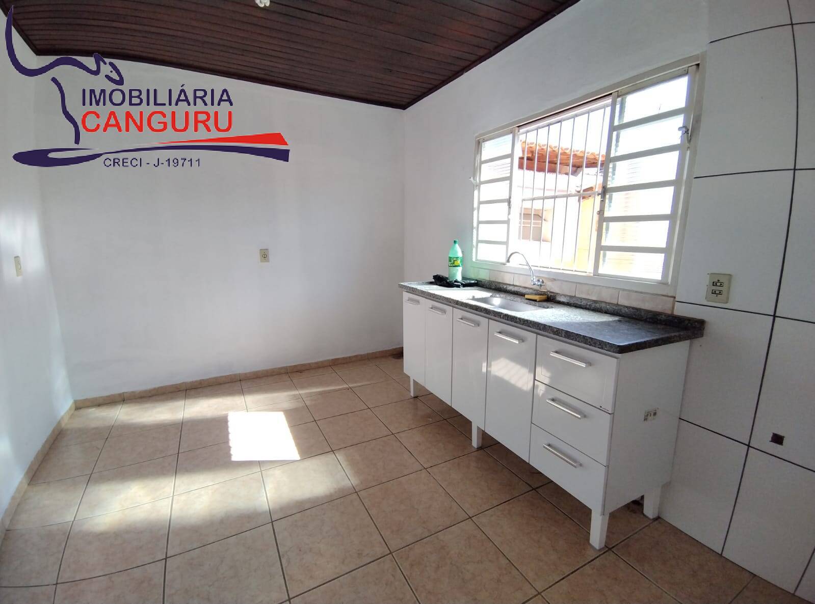 Casa à venda com 3 quartos, 300m² - Foto 10