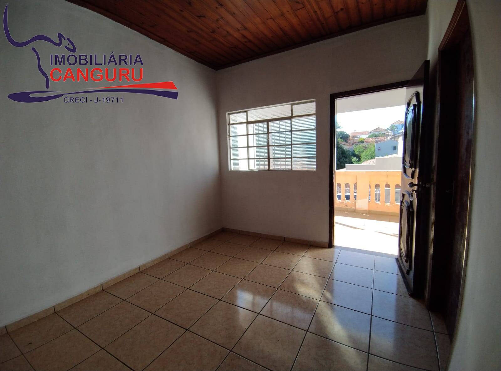 Casa à venda com 3 quartos, 300m² - Foto 7