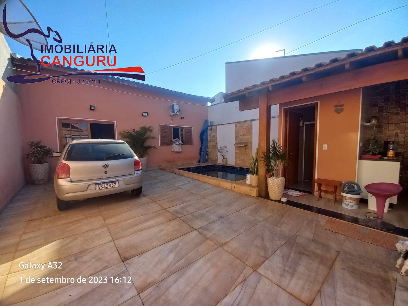 Casa à venda com 2 quartos, 160m² - Foto 1