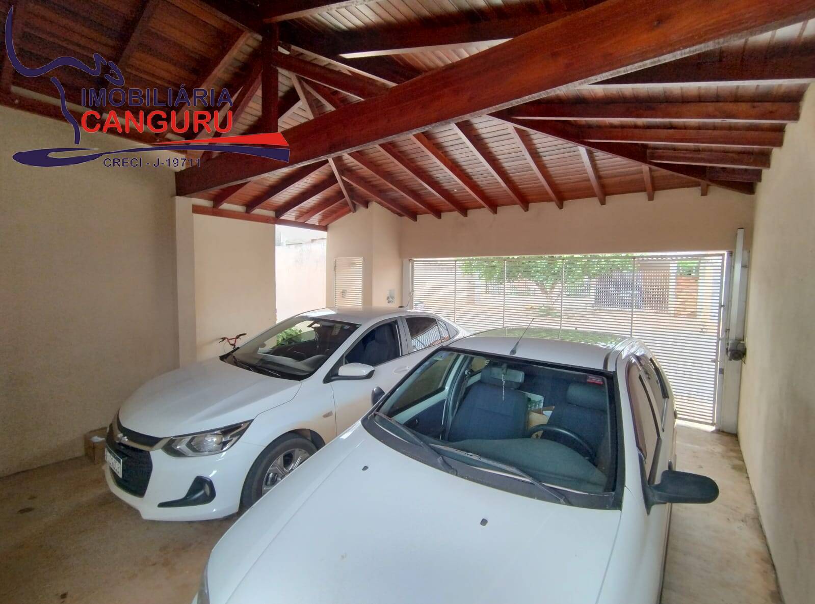 Casa à venda com 3 quartos, 200m² - Foto 2