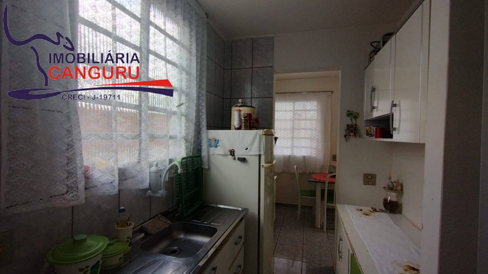 Casa à venda com 3 quartos, 210m² - Foto 8