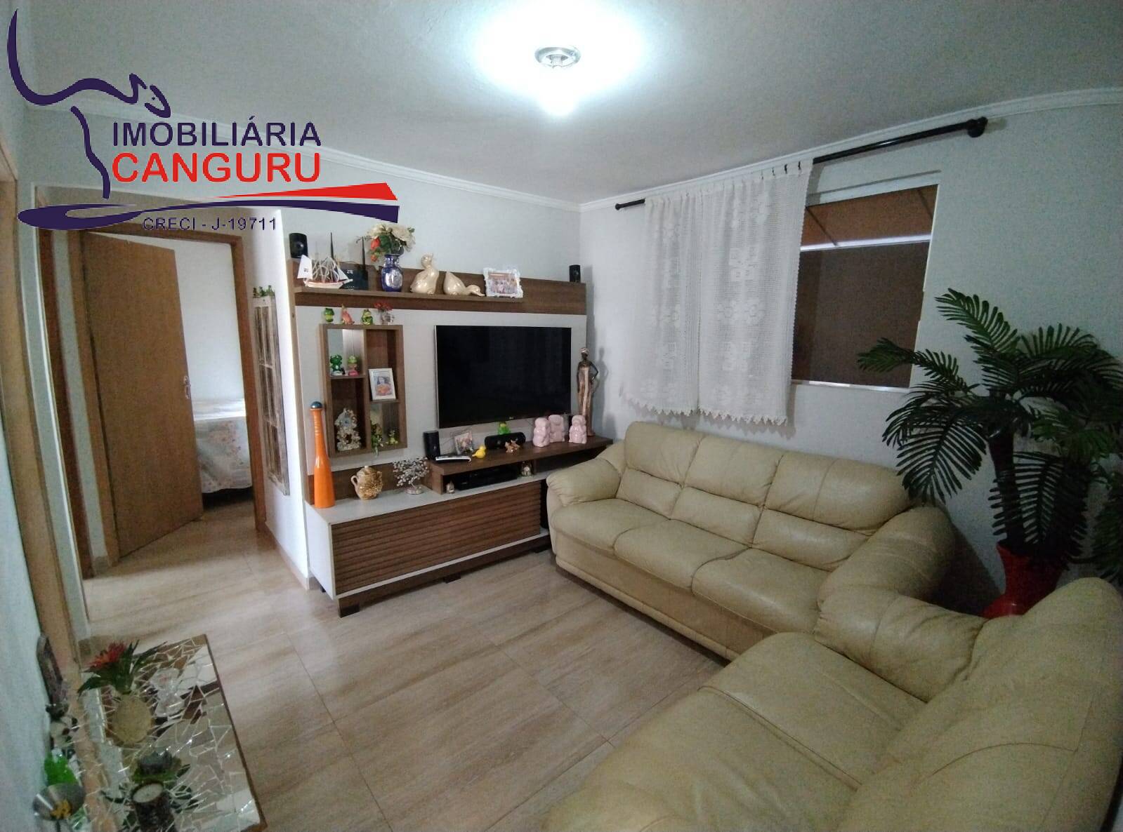 Casa à venda com 3 quartos, 190m² - Foto 2