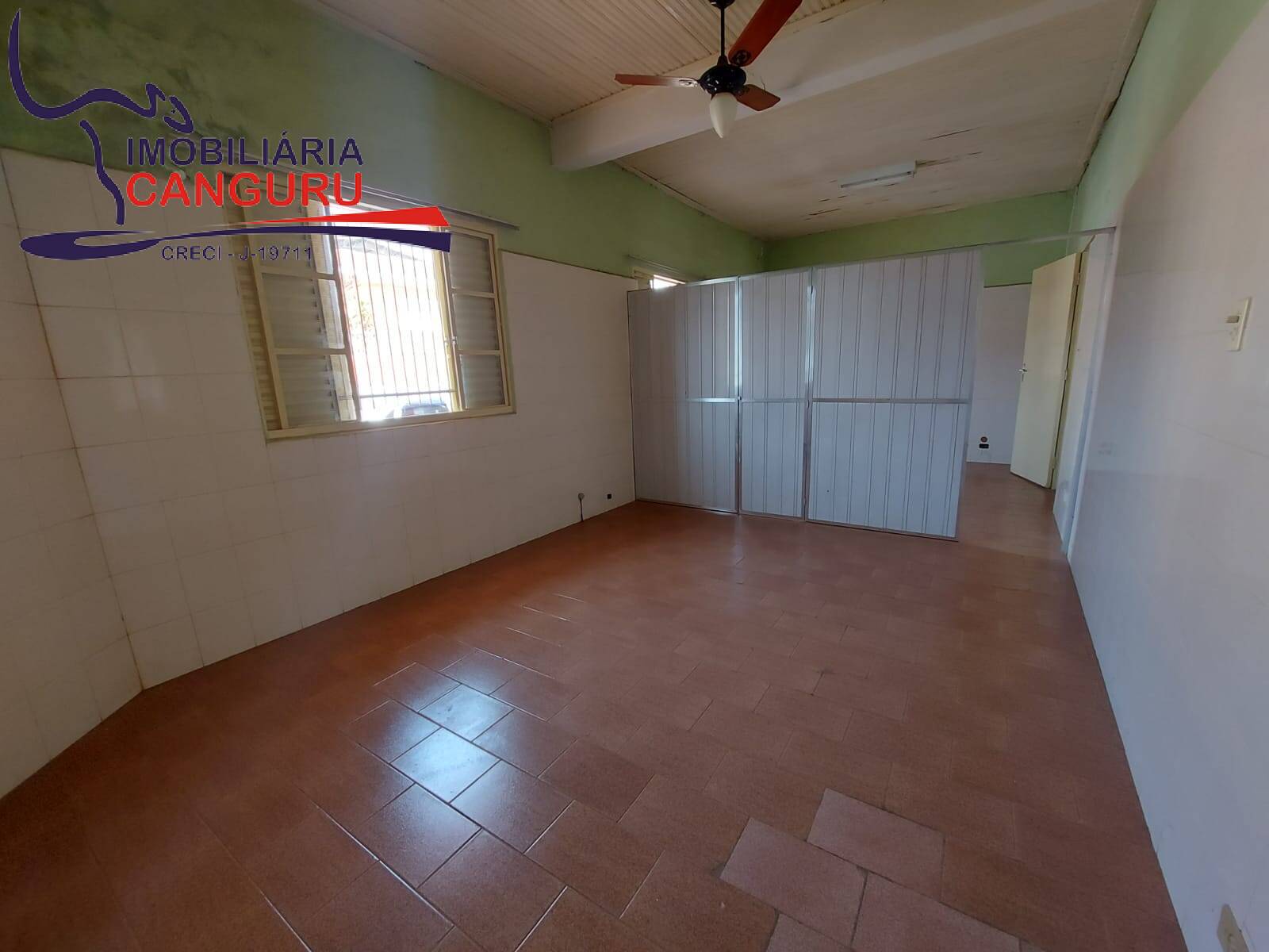 Casa à venda com 5 quartos, 204m² - Foto 14