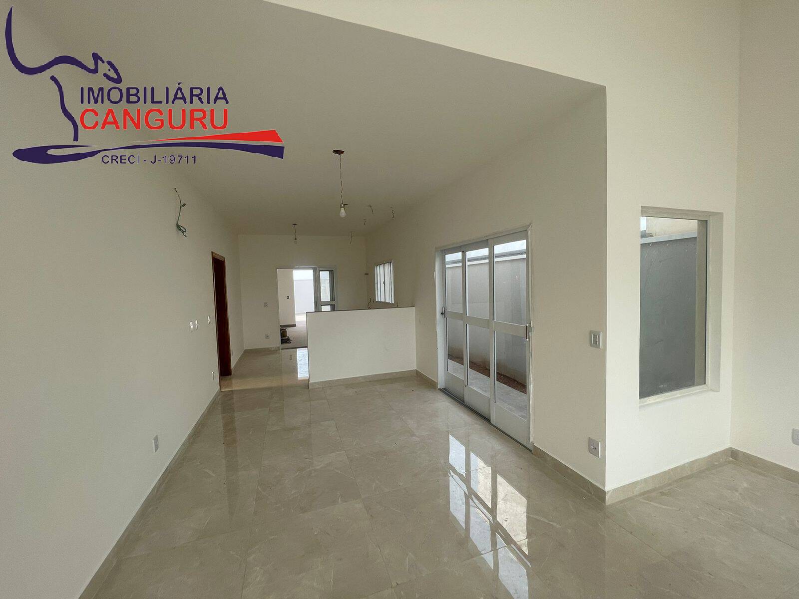 Casa à venda com 3 quartos, 250m² - Foto 5