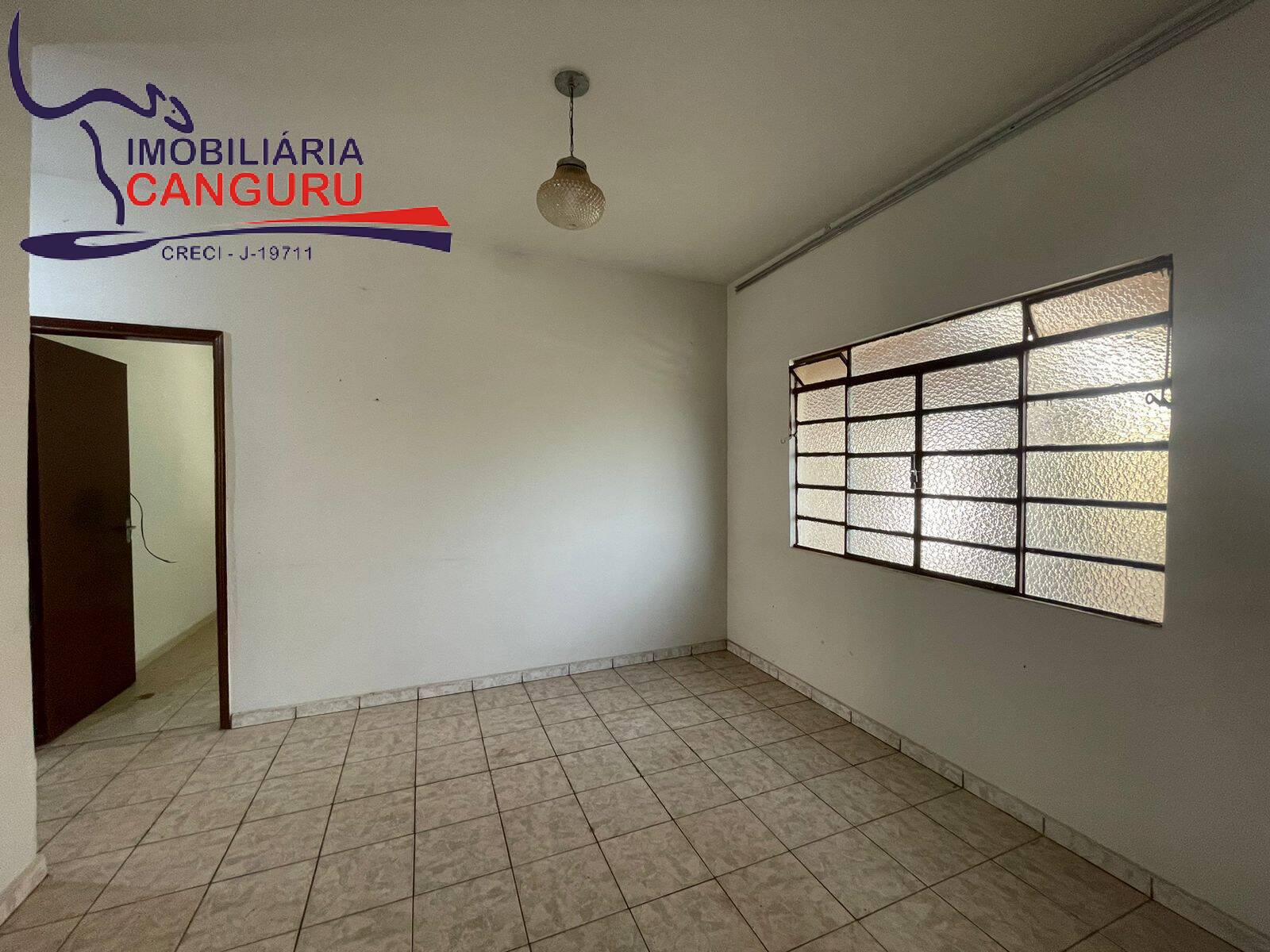 Casa à venda com 5 quartos, 250m² - Foto 4