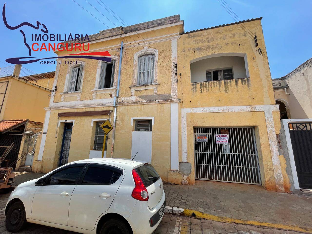 Casa à venda com 3 quartos, 395m² - Foto 1