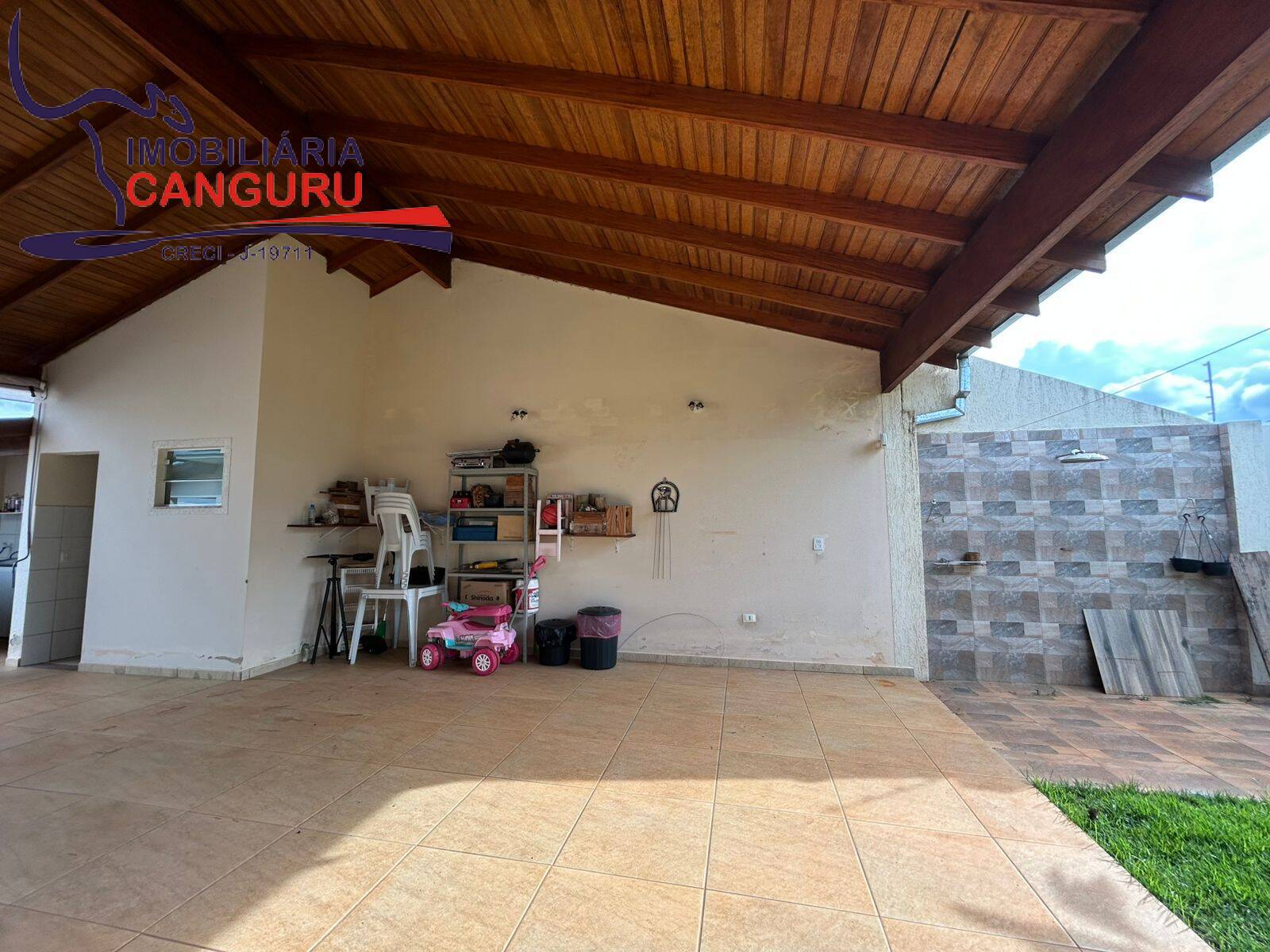 Casa à venda com 2 quartos, 210m² - Foto 4