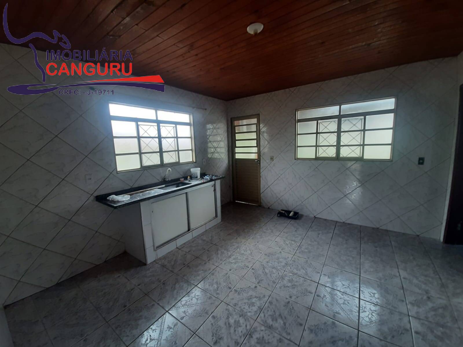 Casa à venda com 4 quartos, 200m² - Foto 4