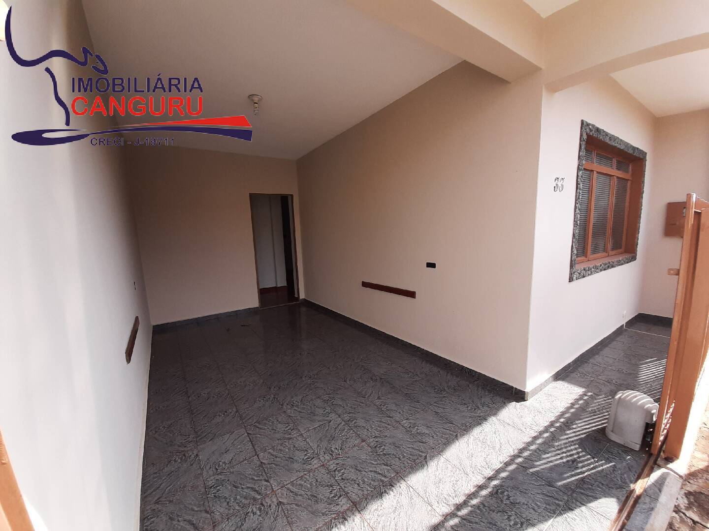 Casa à venda com 5 quartos, 201m² - Foto 3